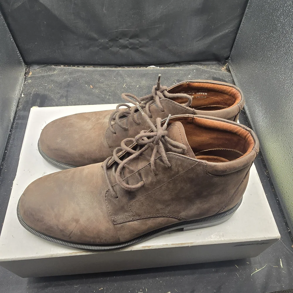 Bostonian Suede‎ Brown Chukka Boots